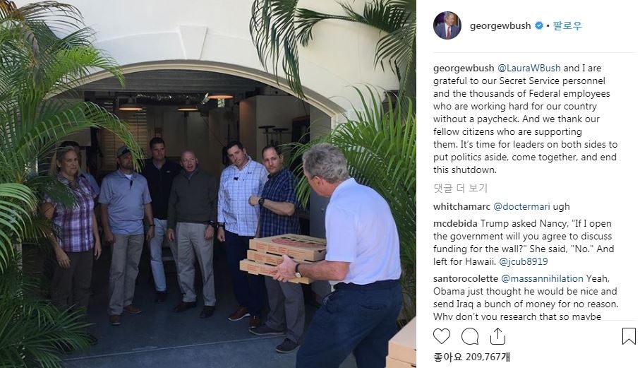 조지 W.부시 전 미국 대통령이 경호팀에 건넨 피자 선물