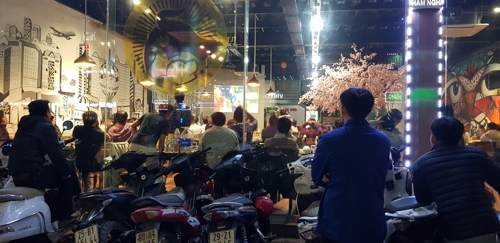 베트남 식당에서도 박항서호 응원 열기