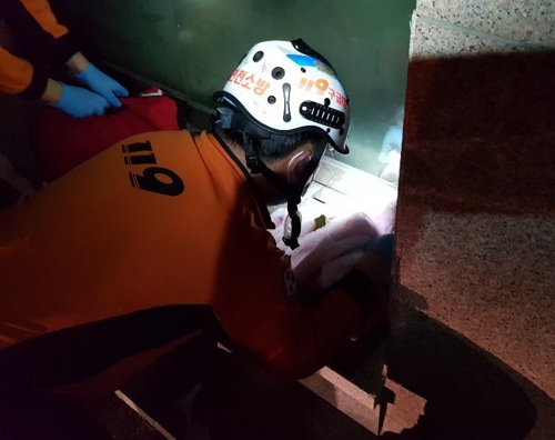 인천 교회서 버려진 갓 태어난 아기 발견