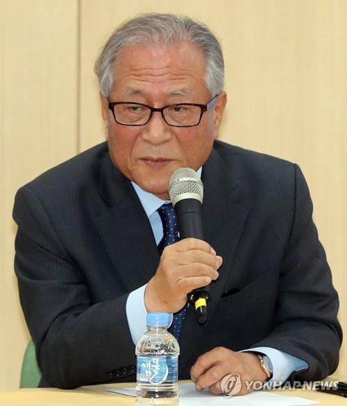 특강하는 정세현 이사장