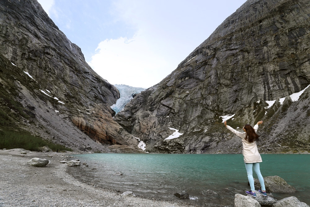 브릭스달 빙하 아래 펼쳐진 초록빛 호수 [사진/임동근 기자]
