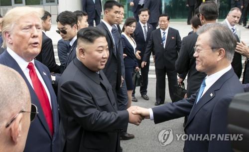 남북미 정상 만남 지켜보는 현송월