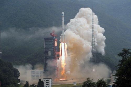 중국 시창(西昌)위성발사센터에서 발사되는 베이더우 위성 