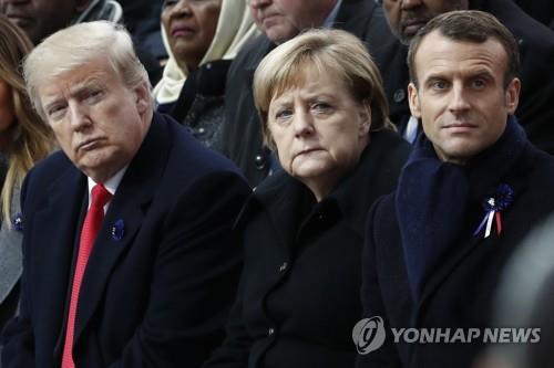 도널드 트럼프 미국 대통령(왼쪽)과 앙겔라 메르켈 독일 총리(가운데), 에마뉘엘 마크롱 프랑스 대통령의 모습 [AP=연합뉴스 자료사진]