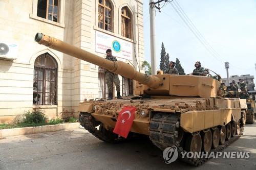 지난해 3월 시리아 아프린으로 진격하는 터키군 탱크