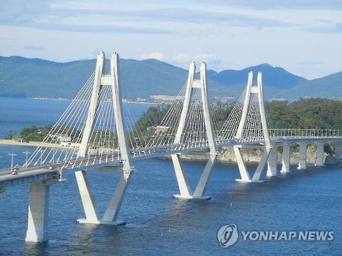 거가대교와 거제 저도 전경