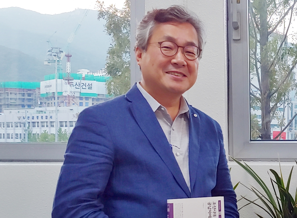 강창일 금정문화회관 관장
