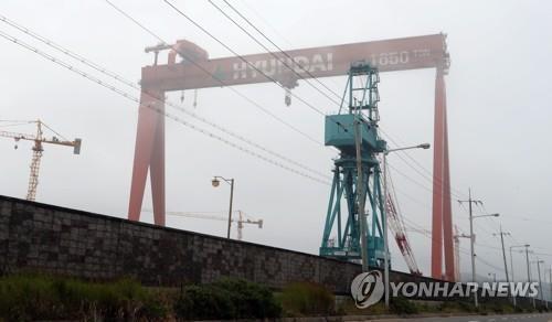 가동 멈춘 현대중공업 군산조선소 골리앗 크레인