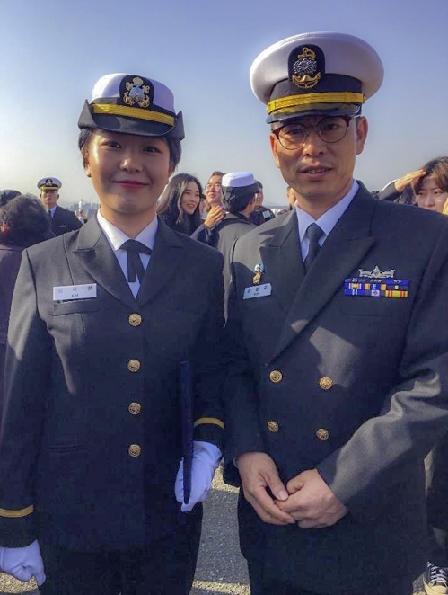 김행주 원사(오른쪽) 부녀