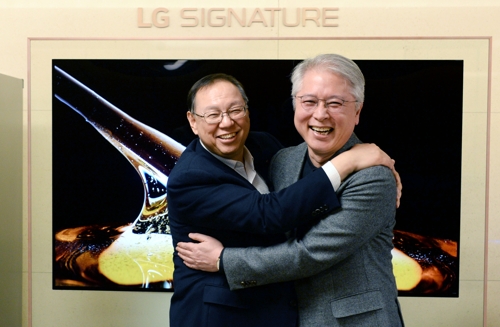 LG전자 조성진 부회장(왼쪽)과 권봉석 사장