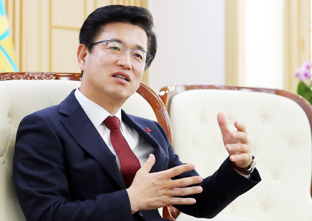 신년인터뷰 하는 허태정 대전시장