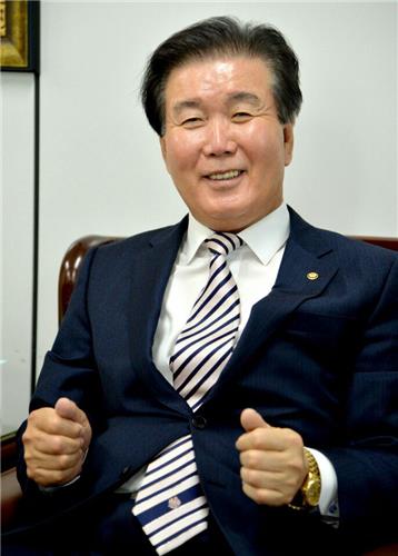 이진용 신임 울산시체육회장