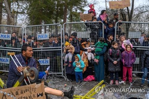 그리스 국경으로 몰려든 난민들