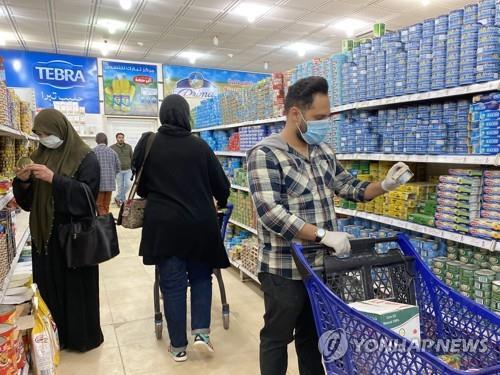 지난 3월 15일(현지시간) 리비아 수도 트리폴리의 한 슈퍼마켓[AFP=연합뉴스]