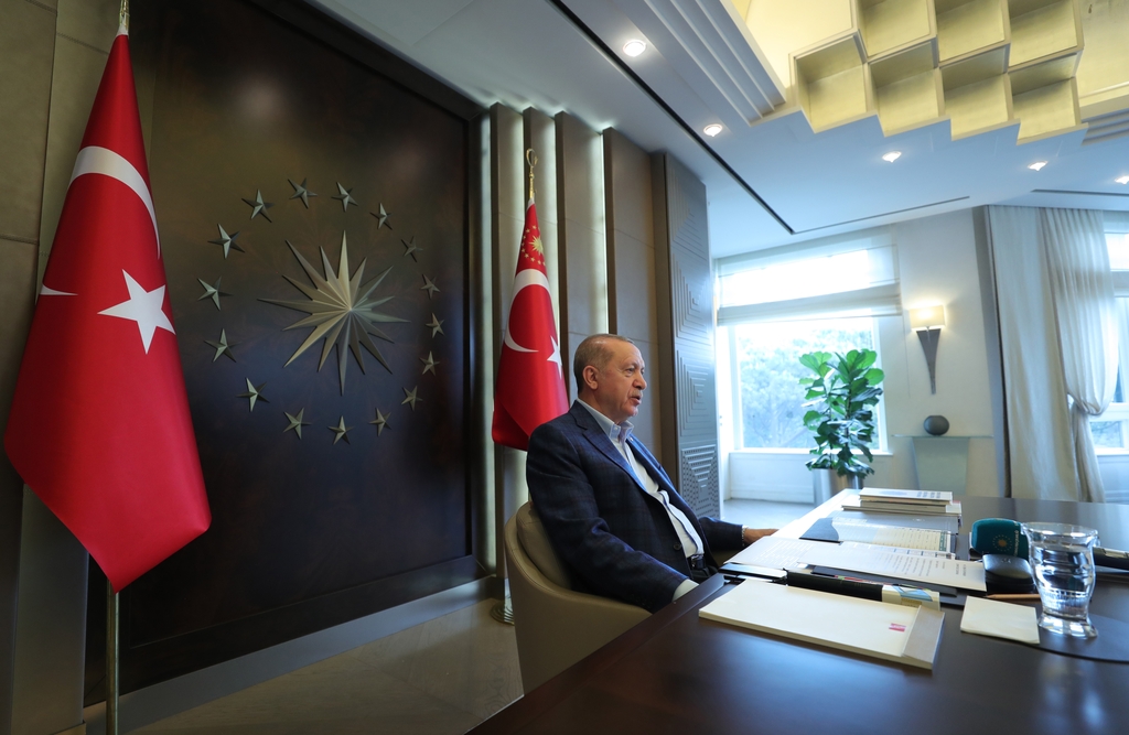 집권당 화상회의를 주재하는 에르도안 터키 대통령
