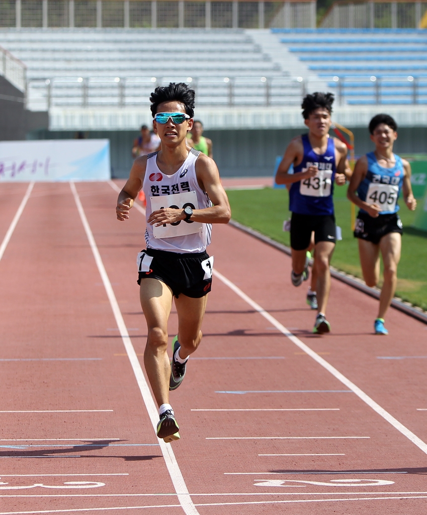 신현수, 육상선수권 2관왕