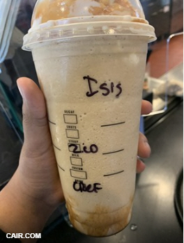 '아이샤'(Aishah) 대신 '아이시스'(ISIS)라 적혀 있는 커피 컵
