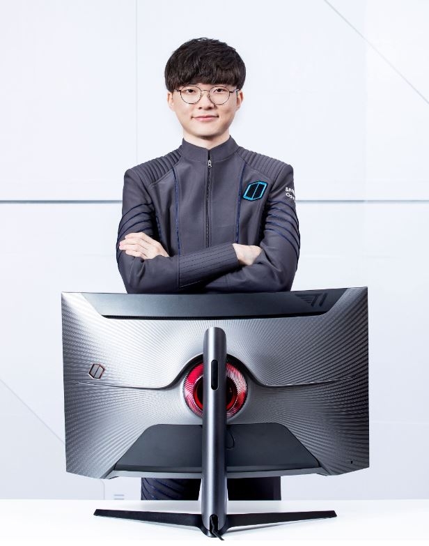 오디세이 G7 T1 페이커 에디션