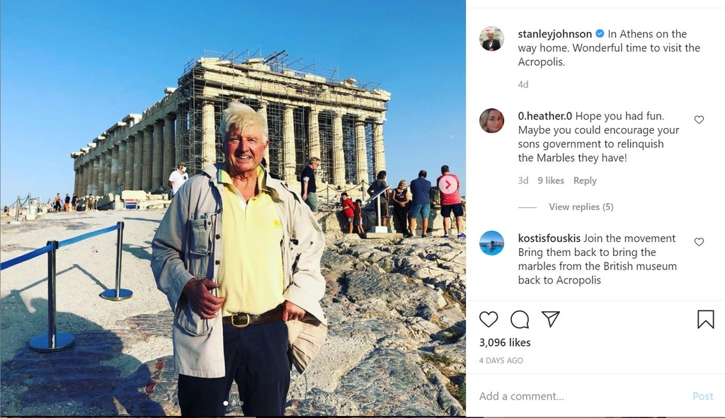 그리스 방문 사진을 소셜미디어에 올린 스탠리 존슨