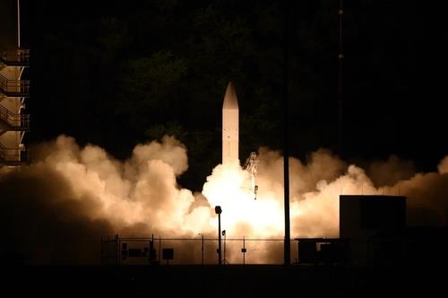 미국이 2020년 3월 하와이에서 시험발사한 극초음속 미사일