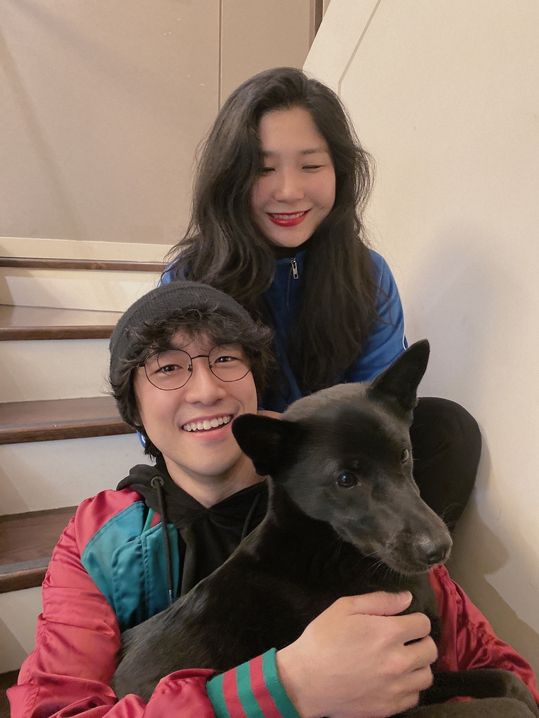 오지은·성진환 부부 그리고 반려견 흑당이