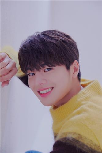 배우 려운