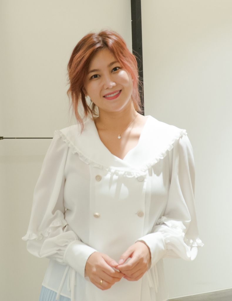 가수 겸 화가 솔비