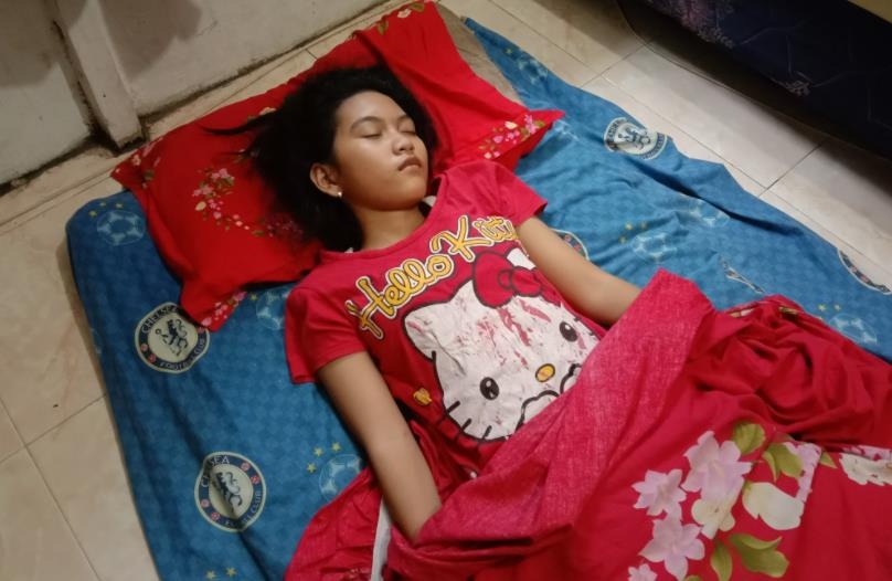 인도네시아의 '잠자는 소녀' 간헐적으로 깊은 잠…최대 13일 못 깨어나