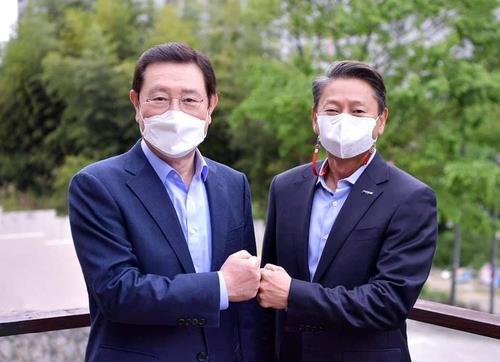 이용섭 광주시장(사진 왼쪽)과 장매튜 대표