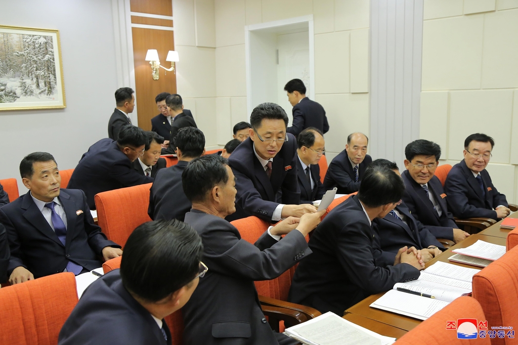 북한, 2일차 전원회의…부문별 회의 통해 '일하는 대회' 부각 