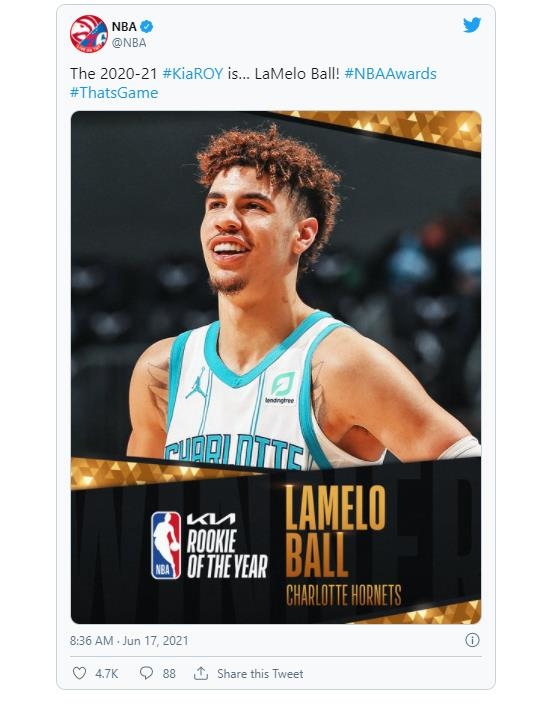 NBA의 올해의 신인으로 선정된 라멜로 볼.