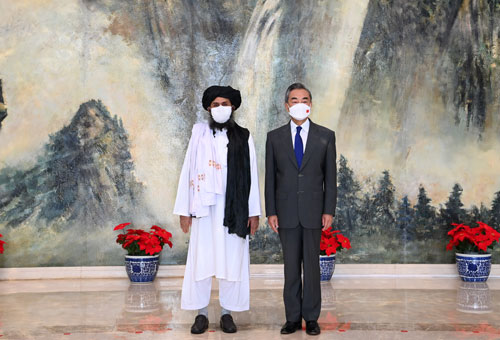 왕이 부장(오른쪽)과 바라다르 탈레반 부지도자