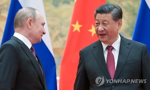 블라디미르 푸틴(왼쪽) 러시아 대통령과 시진핑 중국 국가주석