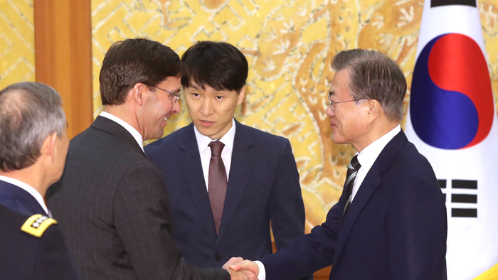 에스퍼 "북미대화 재개기대"…문 대통령 "한미동맹 공고"