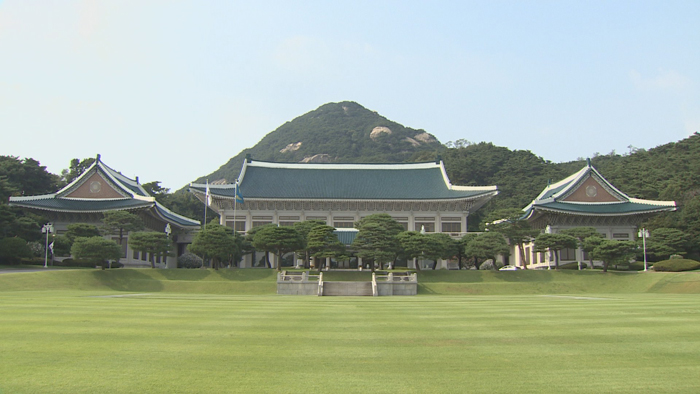 시작부터 고비 맞은 '평화경제'…靑, 대화노력 계속