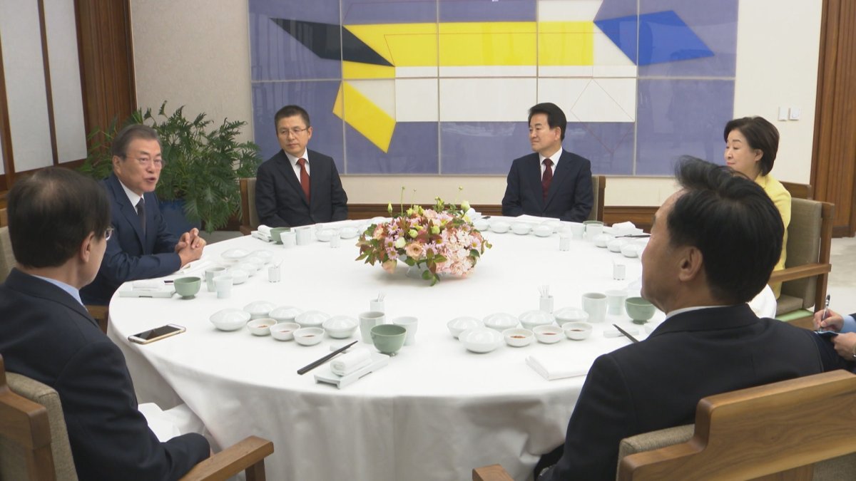 文대통령 "日 경제침탈·지소미아, 초당적 협력 필요"