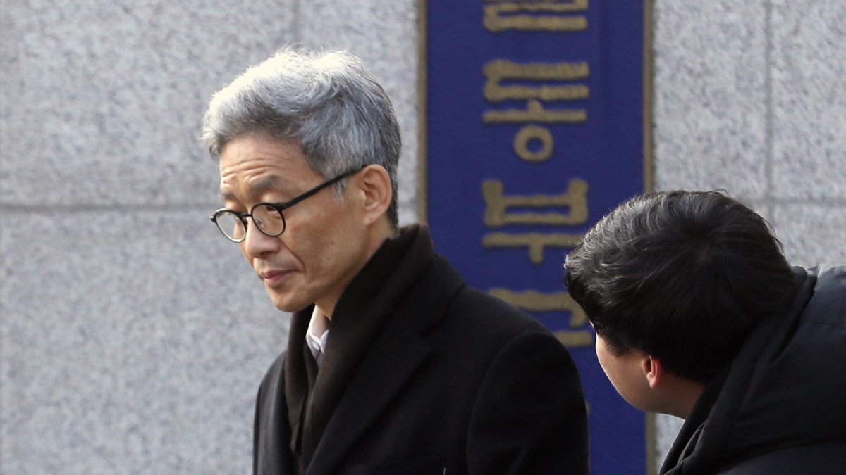 '돈봉투 만찬' 안태근 면직취소 승소…복직 길 열려