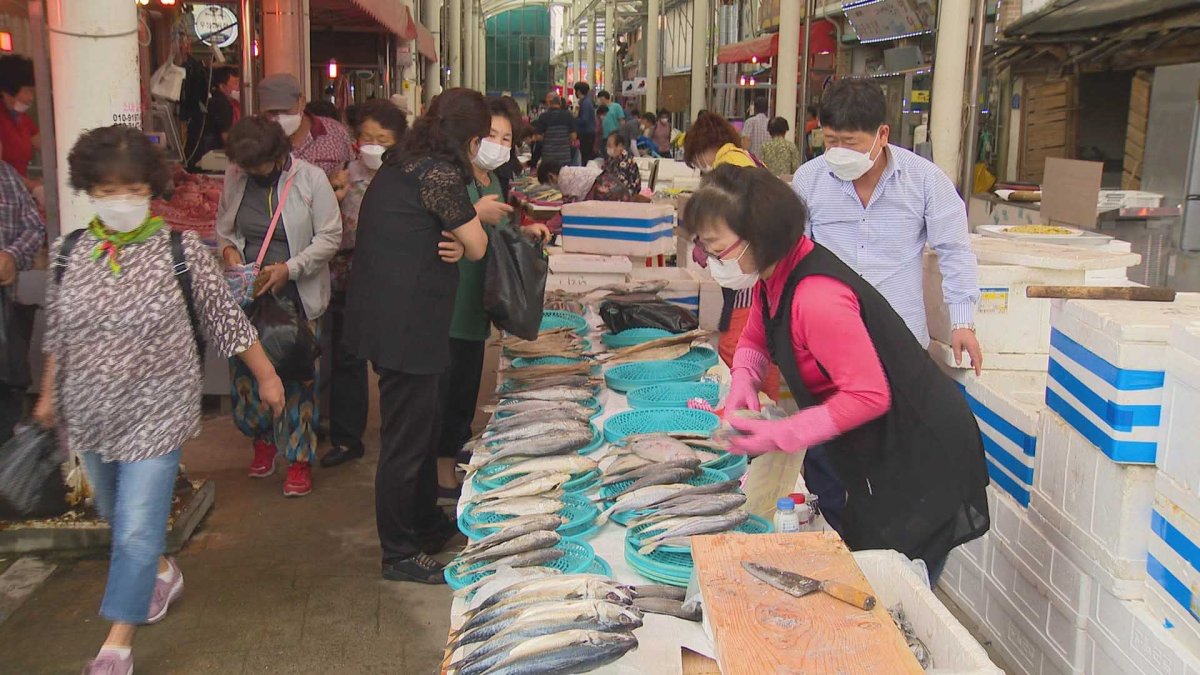 "살아나는 것 같아요"…구례 오일장 수마 딛고 힘찬 기지개