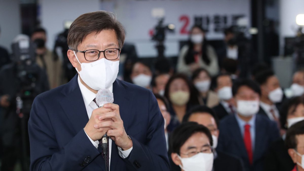 박형준 "압도적 지지 감사"…백신 센터 첫 현장 방문