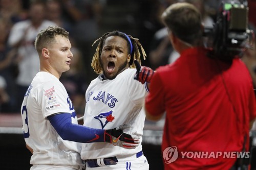 홈런 더비 명승부 펼친 족 피더슨(왼쪽)과 게레로 주니어
