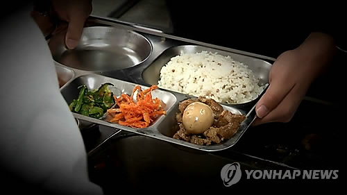 해군 "식자재 빼돌린 혐의로 조리장 조사 중" - 1
