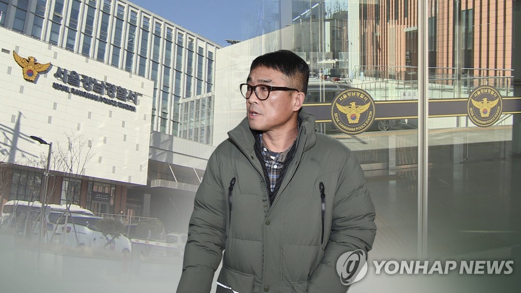 검찰, 김건모 '성폭행 의혹' 2년 만에 무혐의 결론 (CG)