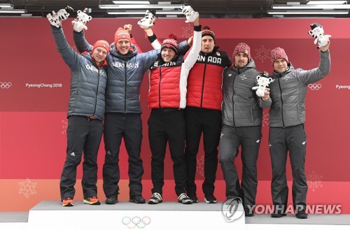봅슬레이 2인승에 1위가 4명