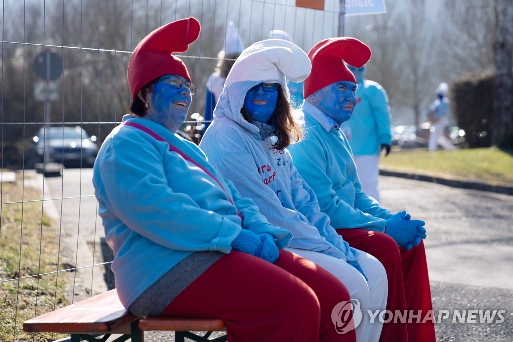 GERMANY-ENTERTAINMENT-SMURF-RECORD