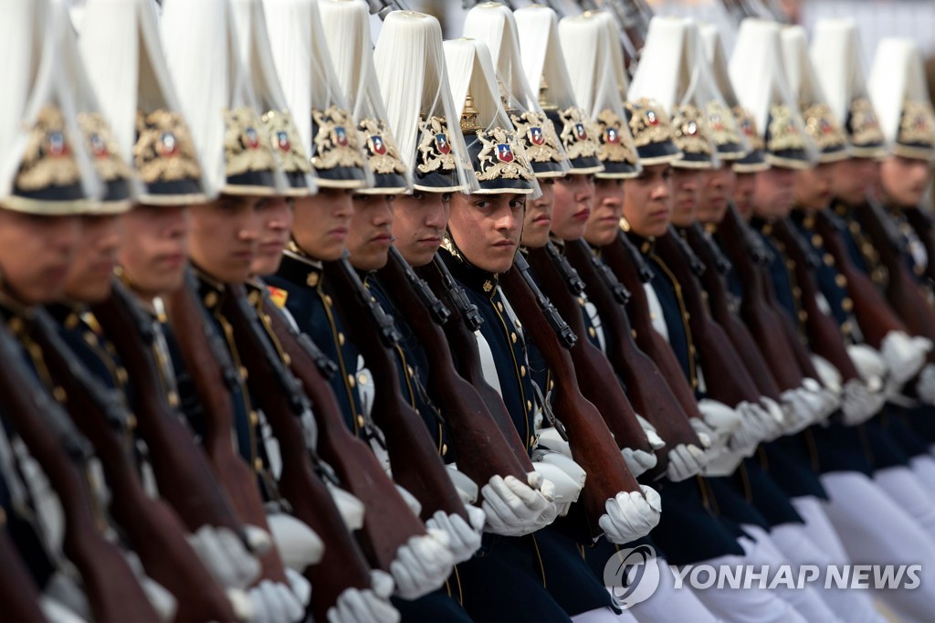 CHILE-INDEPENDENCE-DAY-PARADE