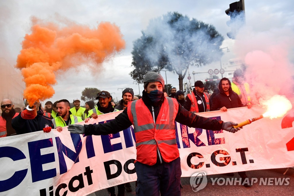 FRANCE-SOCIAL-STRIKE-DEMO