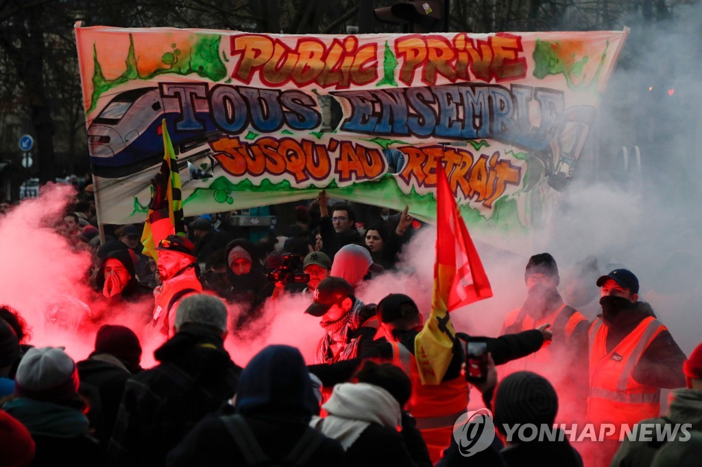 FRANCE-POLITICS-STRIKE