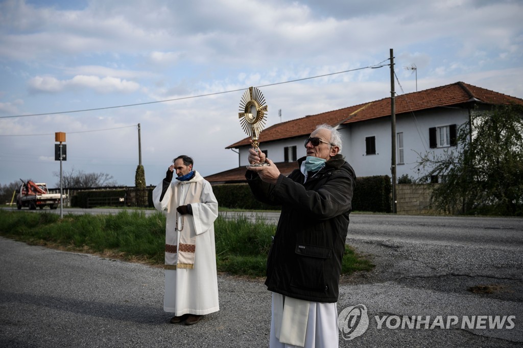 ITALY-HEALTH-VIRUS-RELIGION