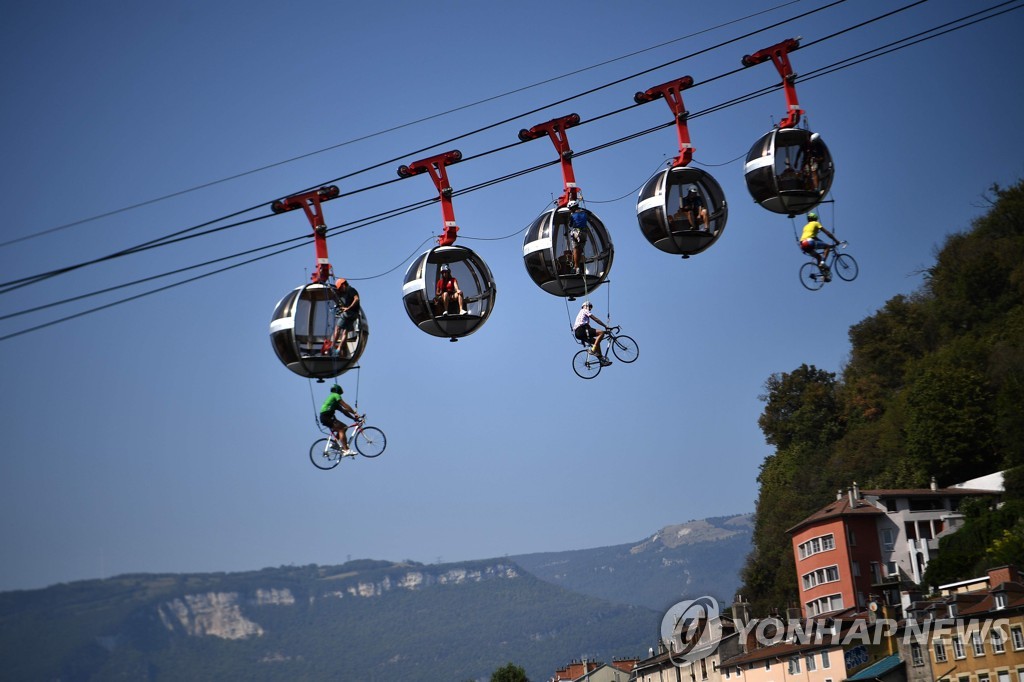 CYCLING-FRA-TDF2020-STAGE17