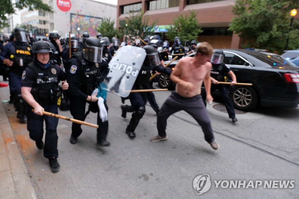 US-POLICE-SHOOTING-RACISM-BREONNA